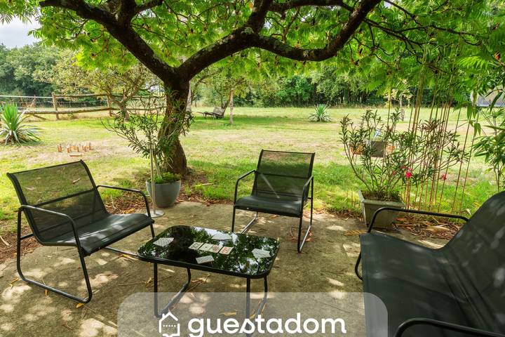 Location de vacances pour 6 personnes, avec Terrasse et Jardin à Bouère