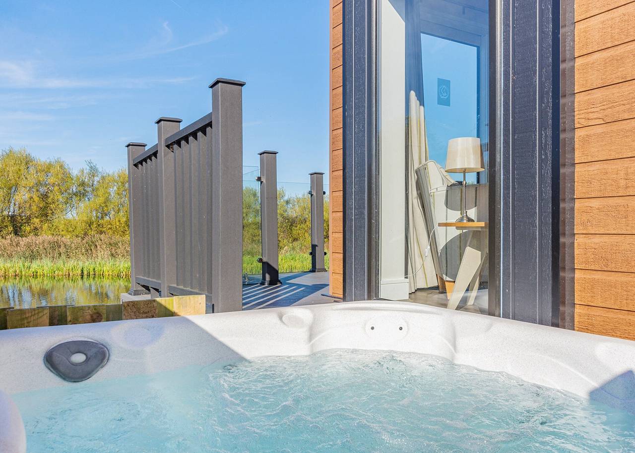 Lakeside Retreat Vip in Lancashire