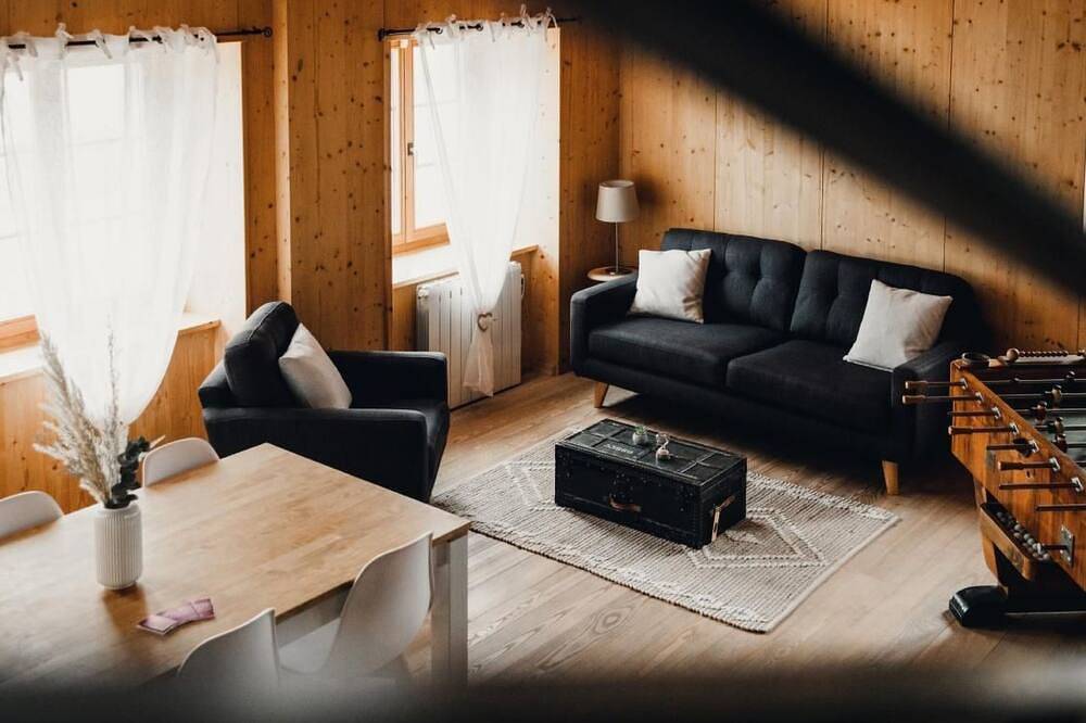 Appartamento intero, Wohnung in altem, renoviertem Bauernhaus by Interhome in Giura & Tre Laghi