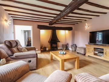 Holiday Rental for 8 People in Llanrhaeadr-ym-Mochnant, Mid-Wales, Photo 2