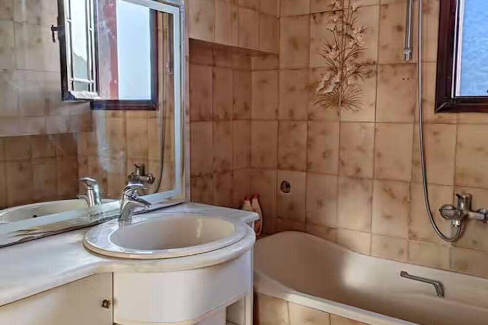 Villa Agnos Large pool, privacy, wonderful nature and views. in Nissaki, Korfu