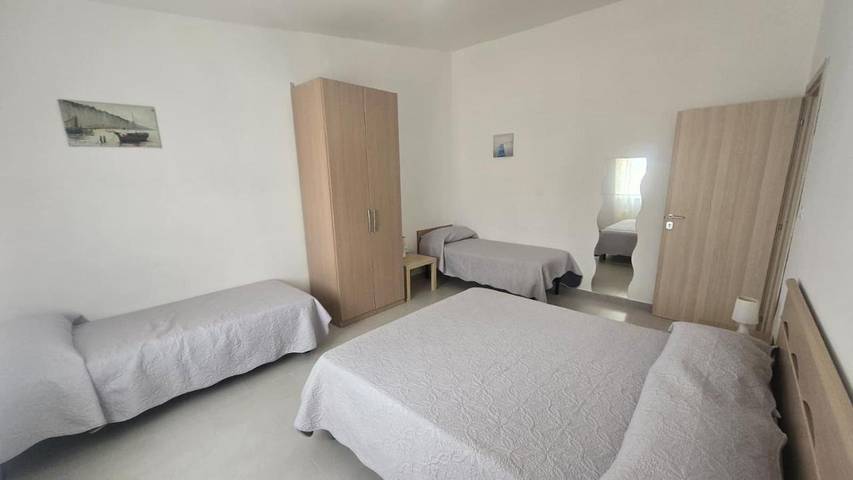 Gîte pour 5 personnes, avec Balcon ainsi que Terrasse et Vue à Strongoli - 3