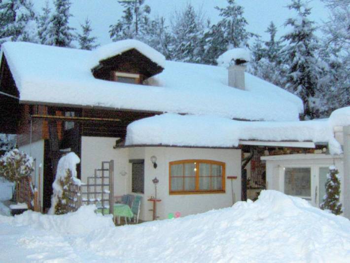 Ferienhaus für 7 Personen, mit Balkon und Terrasse sowie Garten und Pool in Wernberg