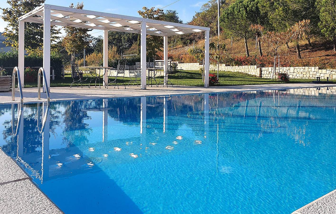 Holiday home for 25 people with pool in San Giuliano di Puglia, Campobasso Province