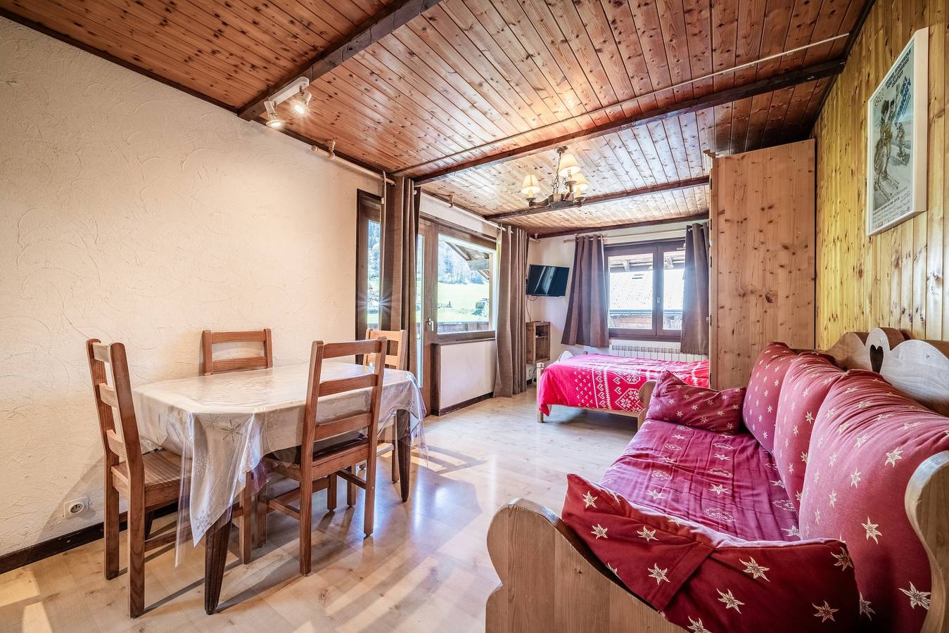 Appartement entier, Appartement 'Les Cornettes De Bise' avec vue sur montagne et balcon in La Chapelle-d'Abondance, Les Portes du Soleil