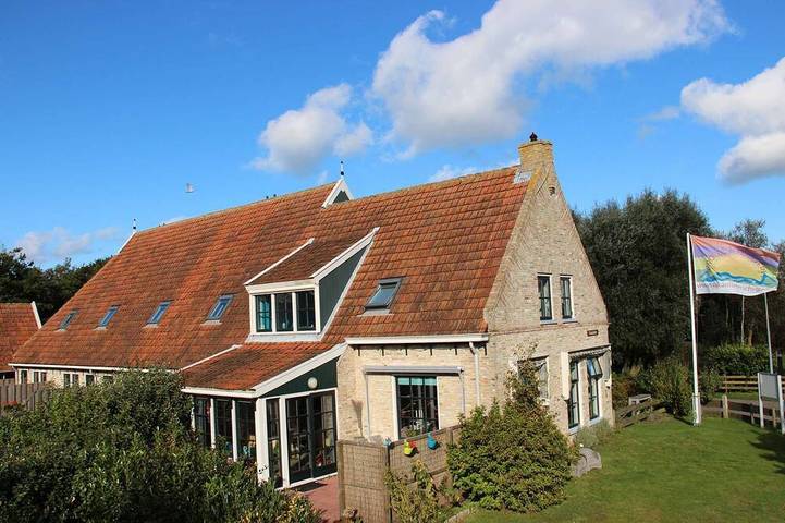 Ferienwohnung für 6 Personen, mit Terrasse und Garten in Terschelling