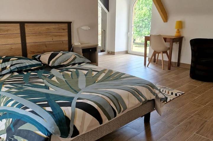 Les Cavaliers, character gîte with swimming pool, 20 minutes from the seaside in Lamballe-Armor, Côtes-d'Armor