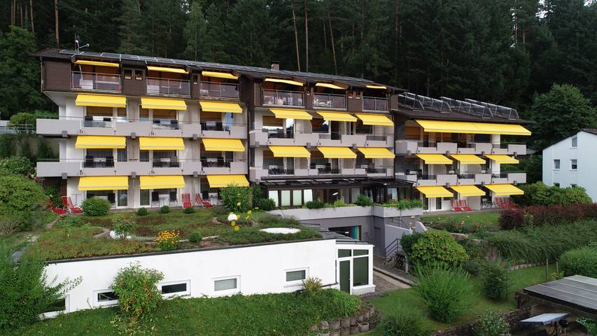 Hotel für 2 Personen, mit Balkon/Terrasse und Whirlpool sowie Terrasse und Garten in Bad Liebenzell