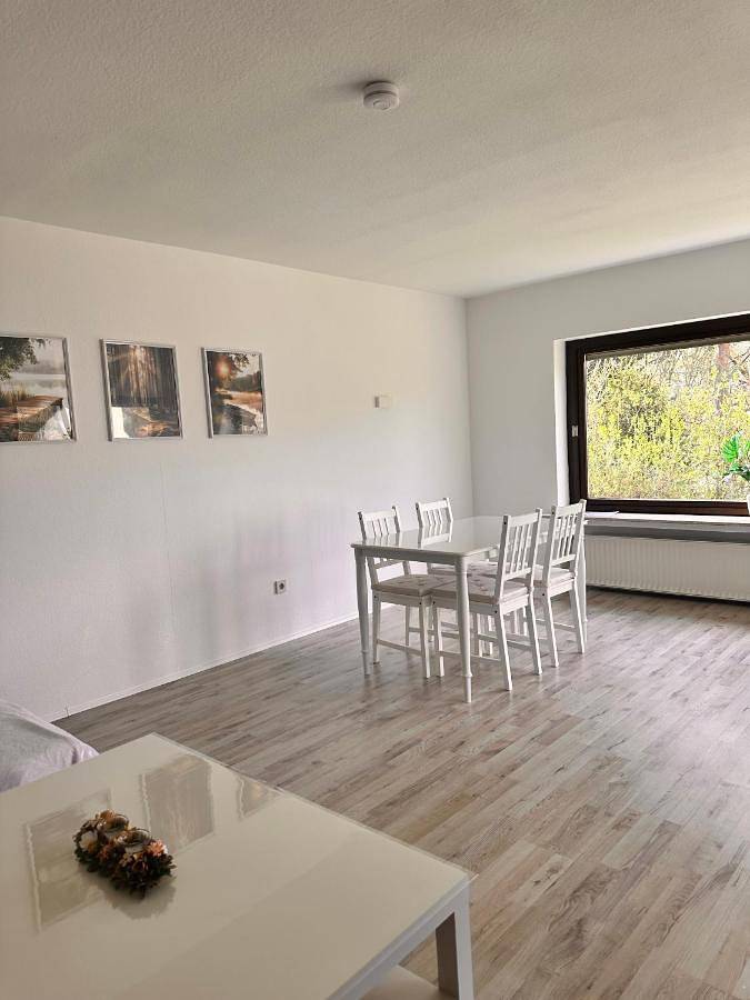 Ganze Wohnung, Schöne Ferienwohnung mit Waldblick in Dillenburg in Dillenburg, Naturpark Lahn-Dill-Bergland