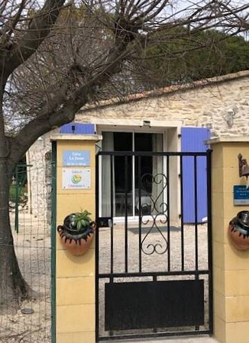 Gîte pour 4 personnes, avec terrasse et piscine dans le Gard