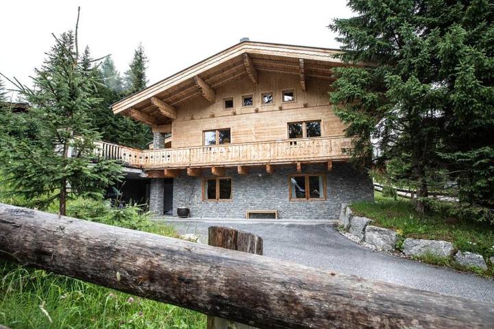 Chalet voor 14 personen, with tuin and sauna as well as uitzicht in Hochkrimml