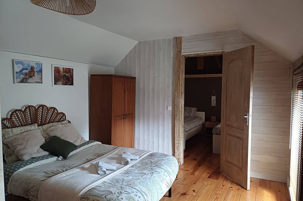 Pyrenees family house for 10 people. games room, billiards, terrace... in Campan, Hautes-Pyrénées