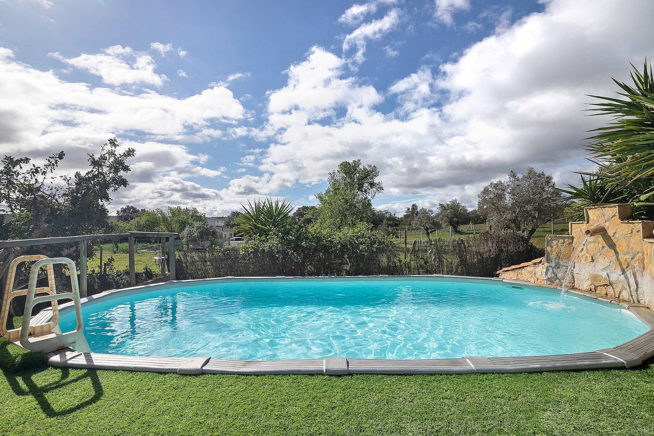 Villa Quinta Do Mocho com Piscina Privada, Wi-Fi e Ar Condicionado in Paderne, Distrito de Faro