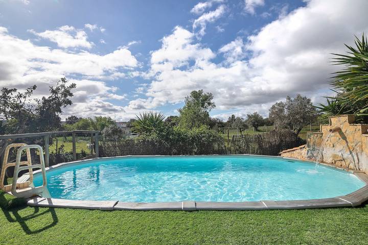 Villa Quinta Do Mocho with Private Pool, Wi-Fi, and Air Conditioning