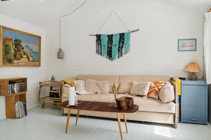 Stunning home in Askø with kitchen in Askø, Svenske Østersøen