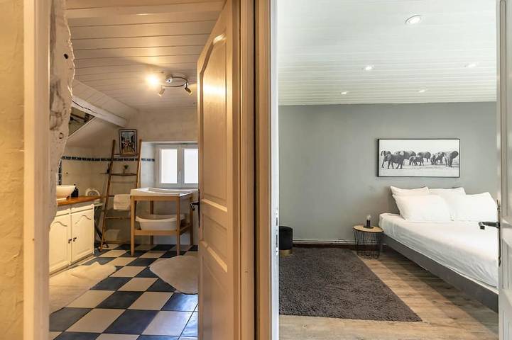 Ferienhaus-Traditionell-Ensuite mit Dusche-avec Piscine et Mare in Romorantin-Lanthenay, Sologne