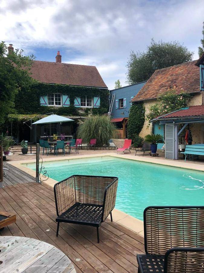 Maison de campagne pour 7 personnes, avec vue ainsi que piscine et jardin dans Requeil