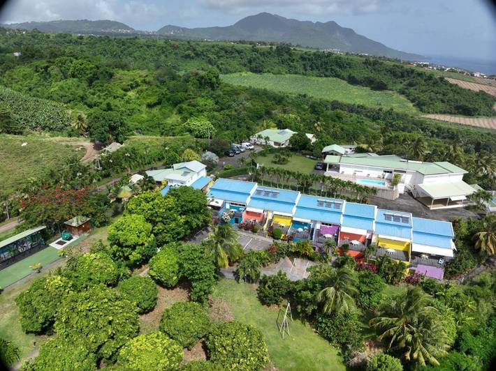 Apartahotel para 5 personas, con jardín además de piscina y vistas en Caribe