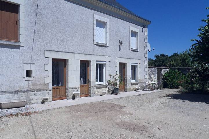 Location de vacances pour 12 personnes, avec jardin et terrasse à Anché