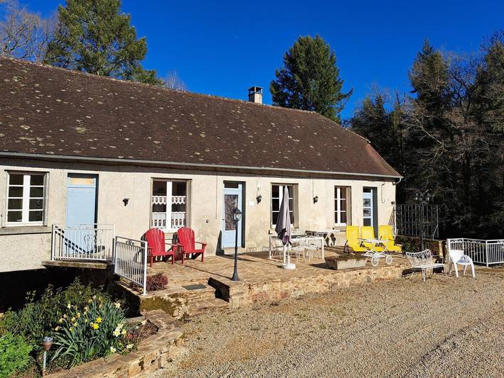 Gîte pour 6 personnes, avec Terrasse ainsi que Jardin et Piscine