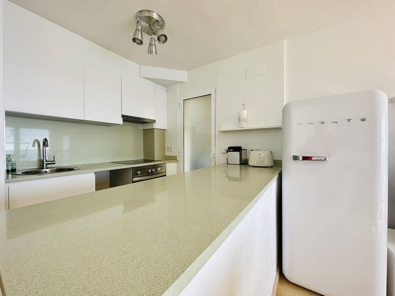 Apartamento entero, Apartamento de 3 habitaciones en Sant Feliu de Guíxols, vista al mar, cerca de la playa, wifi in Sant Feliu de Guíxols, Costa Brava