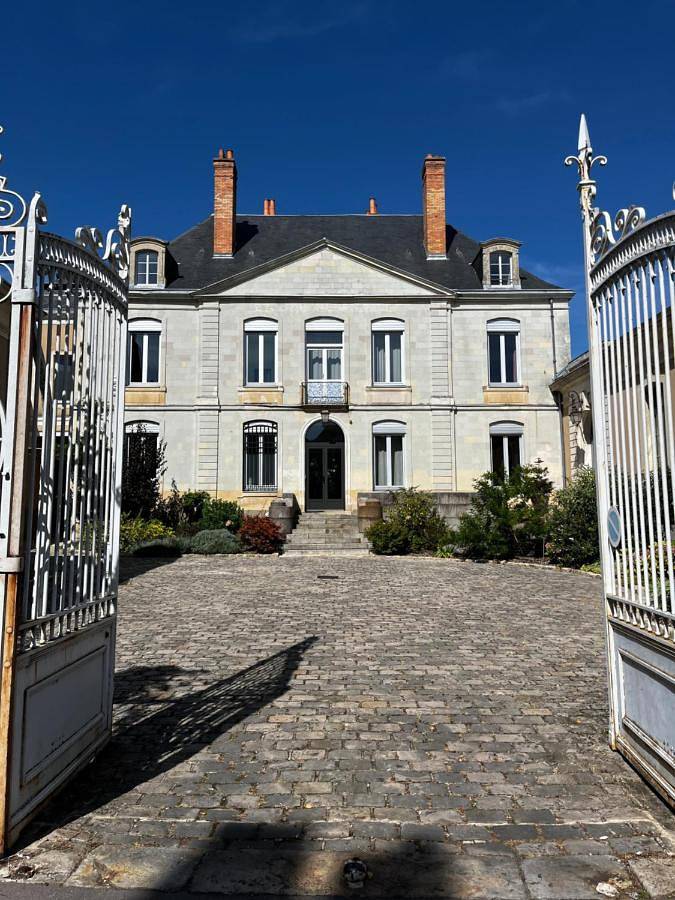 Maison d’hôte pour 4 personnes, avec piscine ainsi que jardin et terrasse à La Flèche - 3