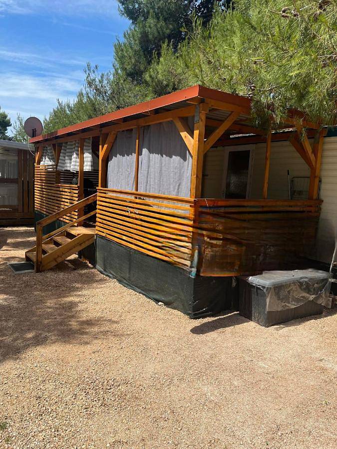 Camping für 8 Personen, mit Garten und Terrasse, mit Haustier in Privlaka