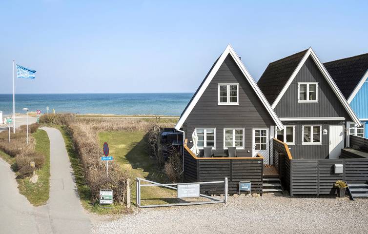Ferieudlejning for 2 personer, med terrasse i Hasmark Strand