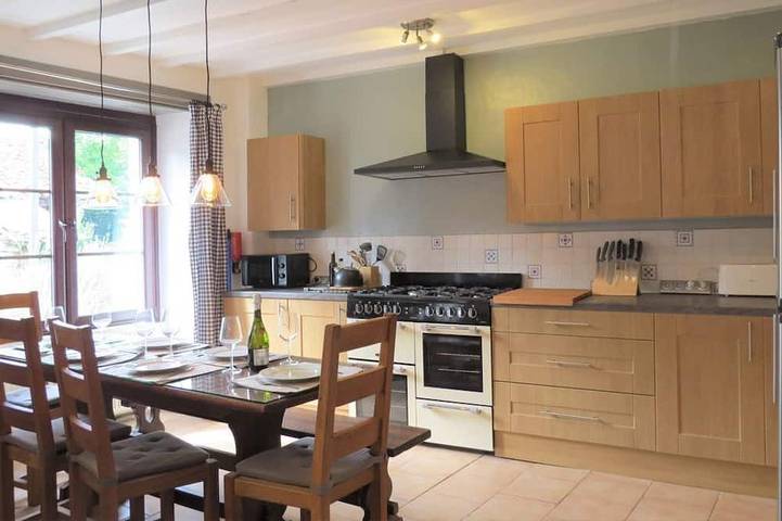 Agriturismo pour 8 personnes, avec piscine et jardin