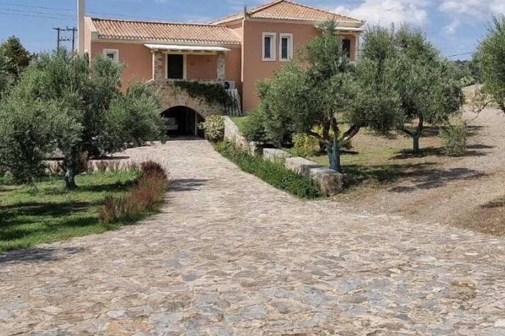 Ferienhaus für 12 Personen, mit Garten in Gythio