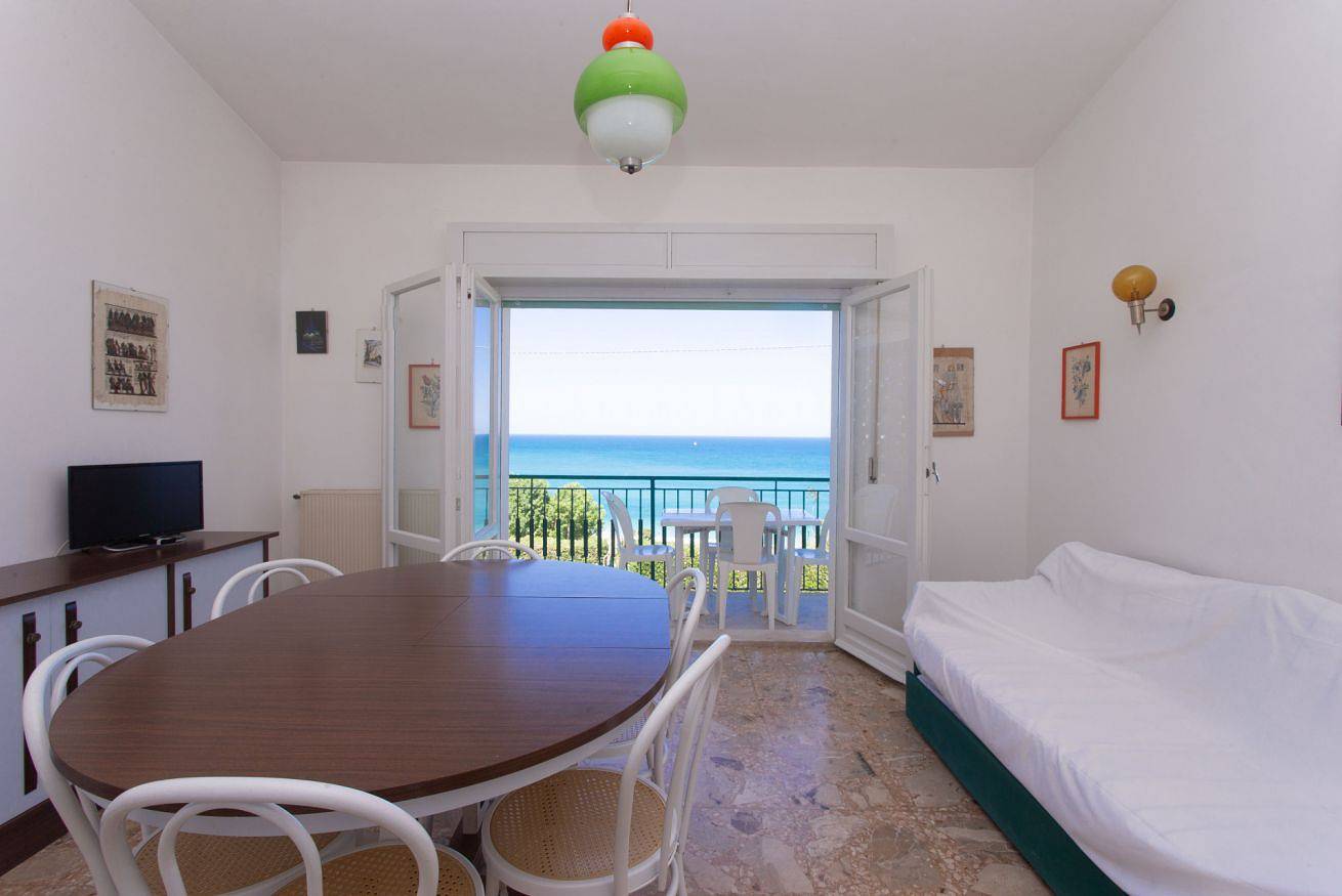 Apartamento entero, N128 - Numana, three-room apartment with sea view at 200 meters from the beach in Numana, Riviera del Conero