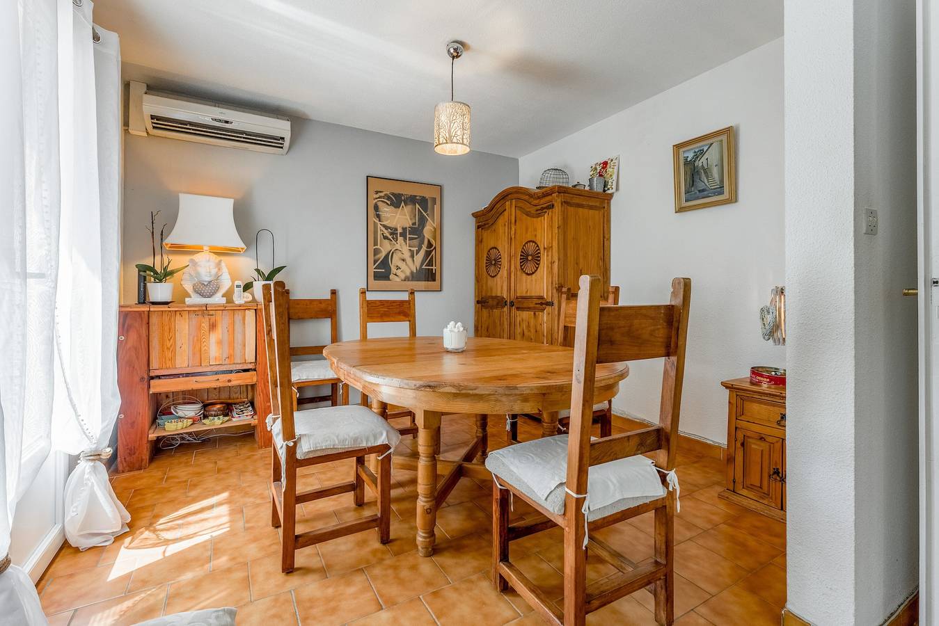 Villa 'L'Angloise' with Private Pool, Wi-Fi and Air Conditioning in Les Angles (Gard), Νιμ
