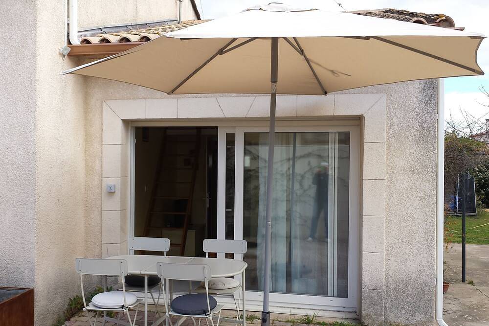 Appartement entier, Guest-House : Studio avec mezzanine entre Montpellier et Sète, mer et garrigue. in Cournonterral, Côte méditerranéenne (France)