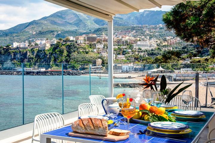 Location de vacances pour 20 personnes, avec jardin ainsi que jacuzzi et balcon à Vico Equense - 3