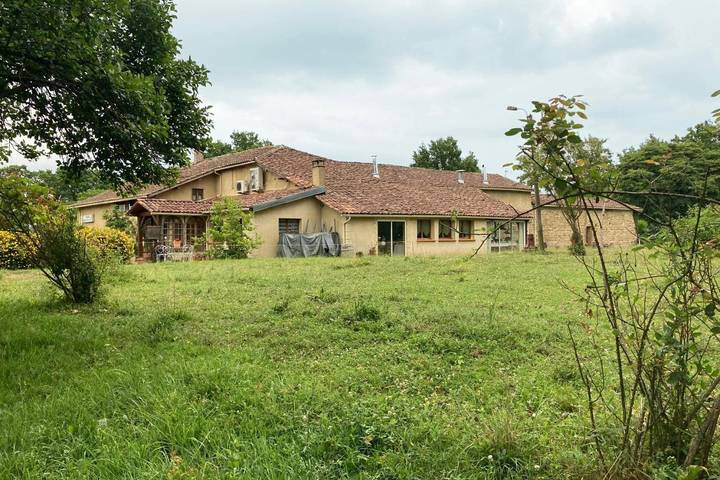 Maison d’hôte pour 4 personnes, avec jardin ainsi que piscine et vue
