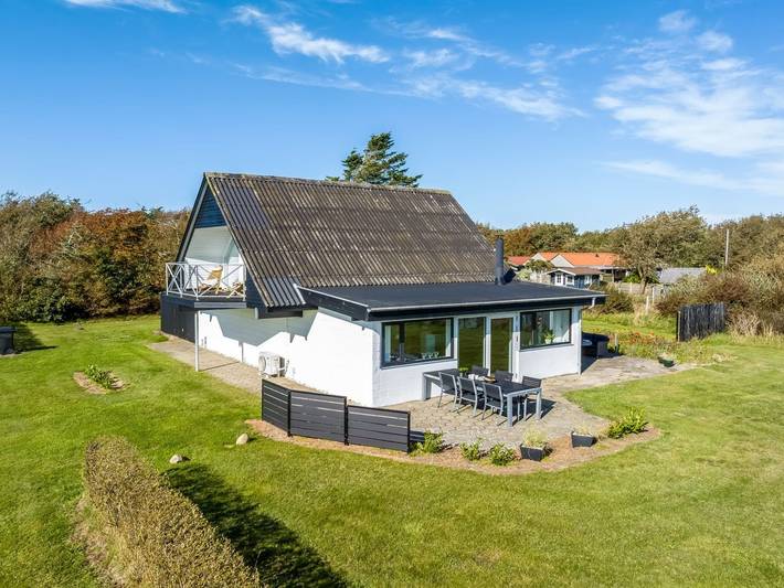 Feriehus for 6 personer, med terrasse - 1