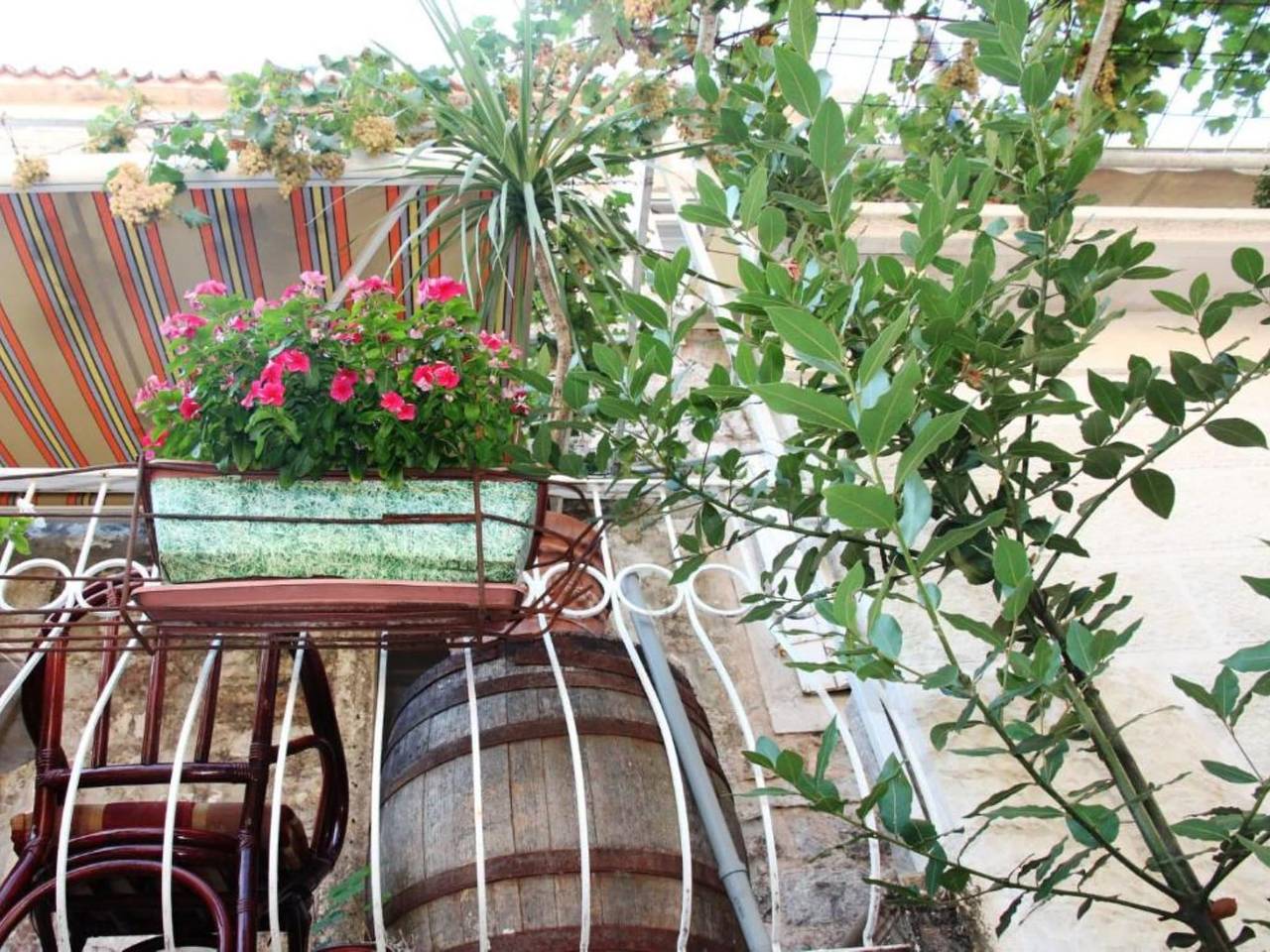 Quaint & Affordable Stay in Budva Traditional Stone House - Double Room 1 in Budva, Municipio de Budva