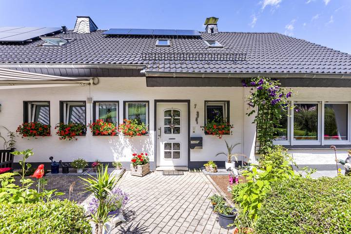 Ferienwohnung für 3 Personen, mit Balkon und Garten in Schmallenberg