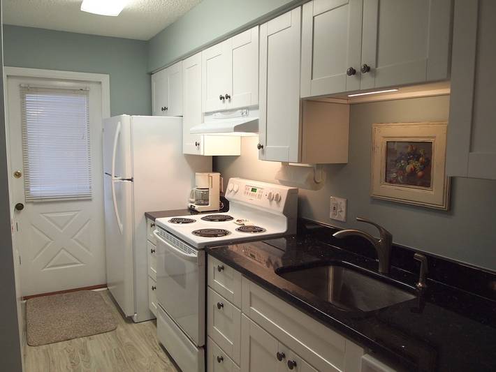 Vacation rental for 4 people, with terrace and pool in St. Simons Island