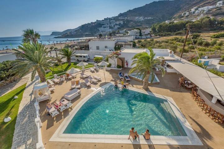 Hôtel pour 3 personnes, avec jardin ainsi que vue et piscine