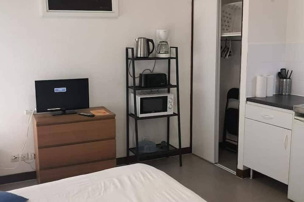 Entire apartment, Studio on English courtyard 2 Tva in Grenoble, Isère