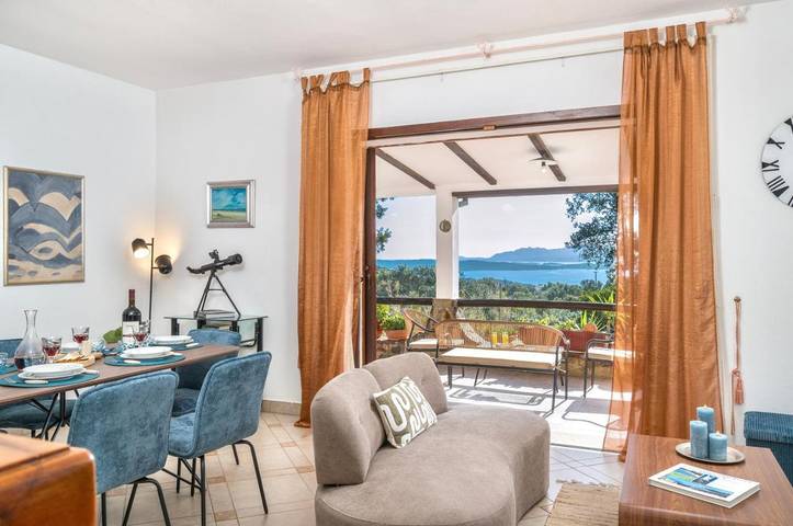 Villa pour 6 personnes, avec jardin et vue, animaux acceptés dans La Maddalena