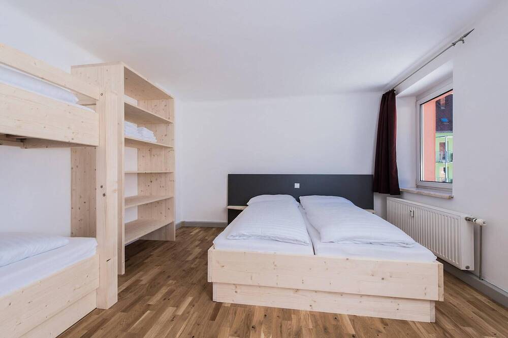 Geräumige Wohnung in der Steiermark mit Sauna (o. Kaution) in Eisenerz, Östliche Obersteiermark