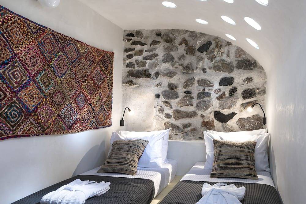 Canava Villas ~ Weingut Estate @ Emporio, Santorini in Emporio, Santorin
