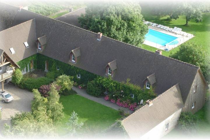 Gîte pour 6 personnes, avec piscine ainsi que terrasse et jardin, animaux acceptés