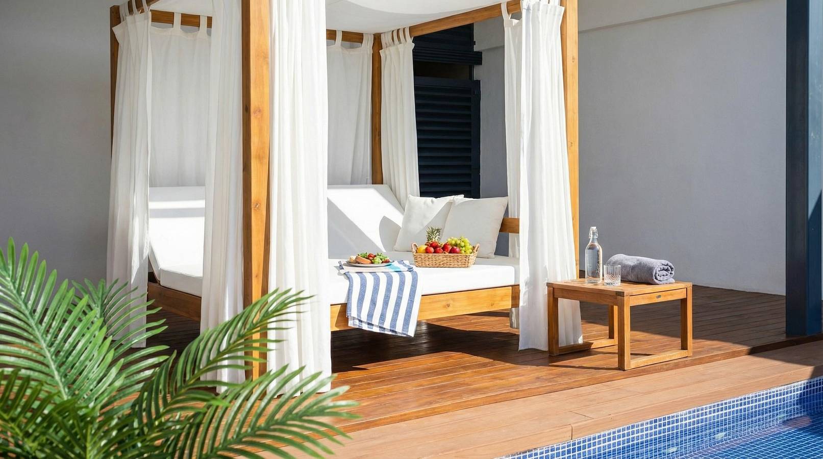 Villa At 8 minutes drive from Sitges. Villa Kala. High Design 15 minutes walking from beaches    Exclusiv in Sitges, Garraf