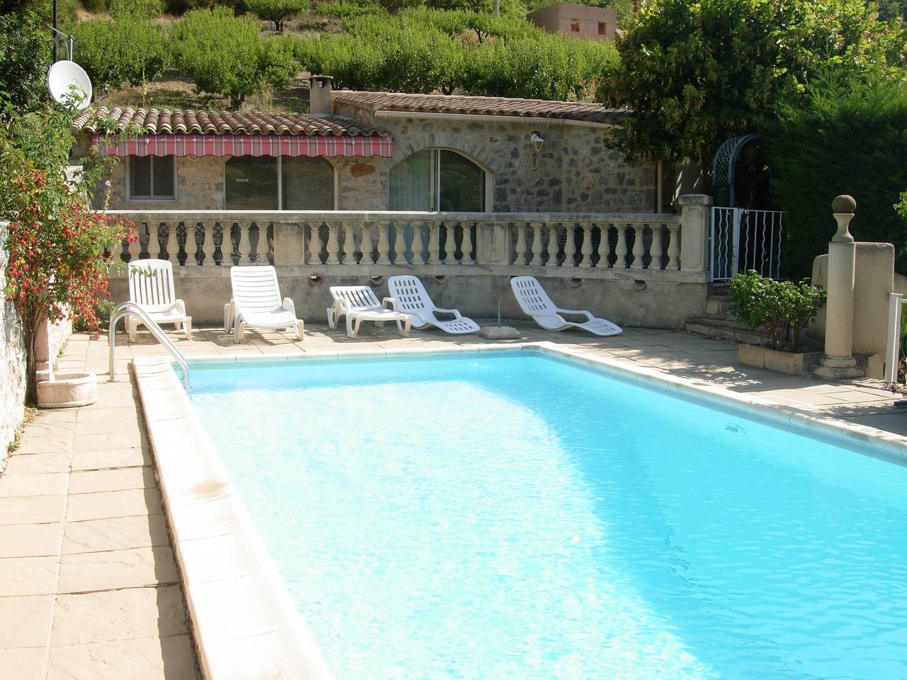 Charmante maison de vacances à La Roche-sur-le-Buis avec piscine in La Roche-sur-le-Buis, Région de nyons