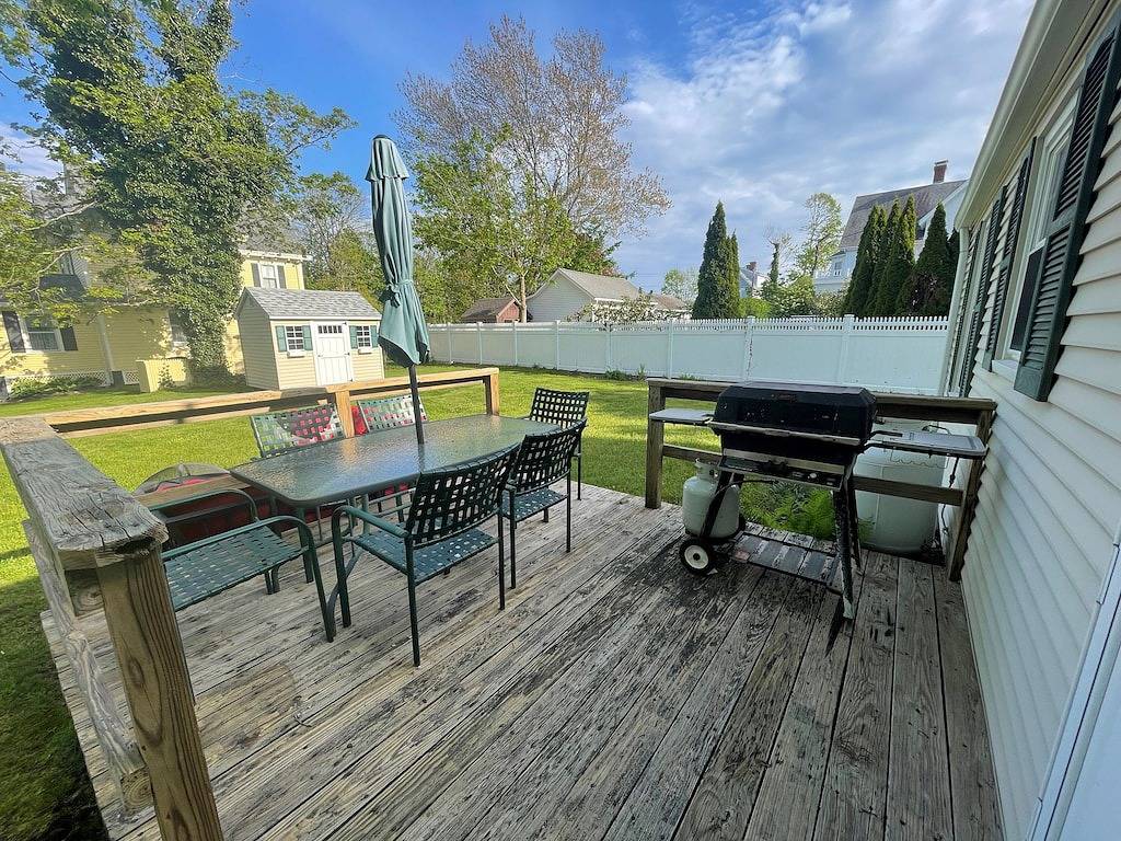 Pier Cottage .5 Mile from the Beach, Includes 2 Beach Passes! in Narragansett Pier, Narragansett