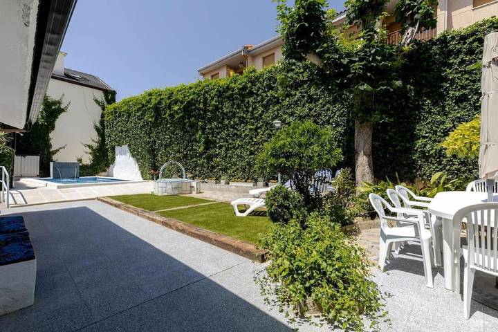 Location de vacances pour 8 personnes, avec Terrasse ainsi que Piscine et Vue à Guadarrama - 4