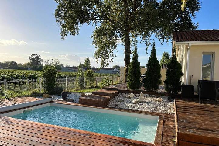 Location de vacances pour 10 personnes, avec jacuzzi et piscine à Cussac-Fort-Médoc